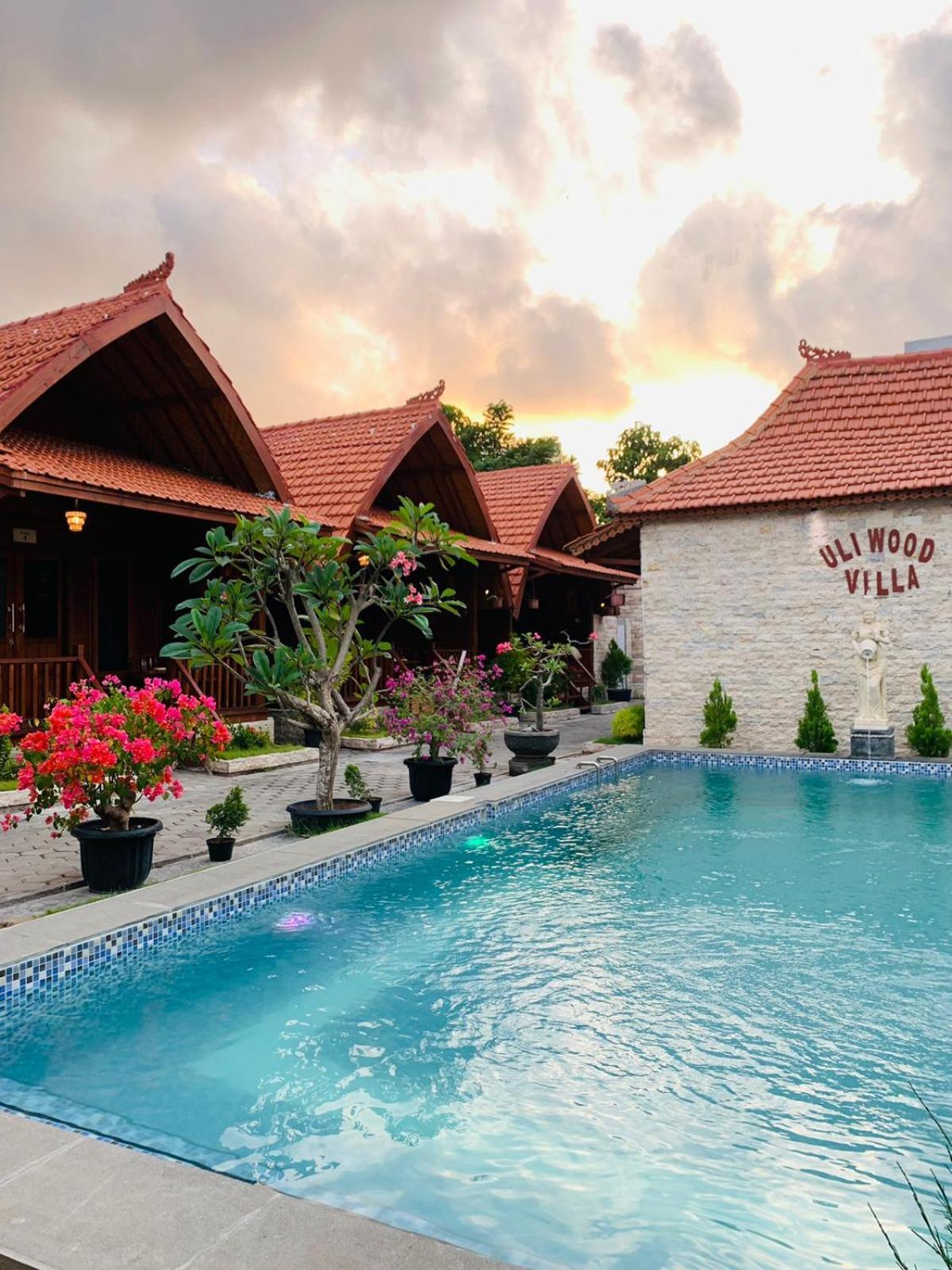 Uli Wood Villa, Jimbaran Bali - Near Gwk ภายนอก รูปภาพ